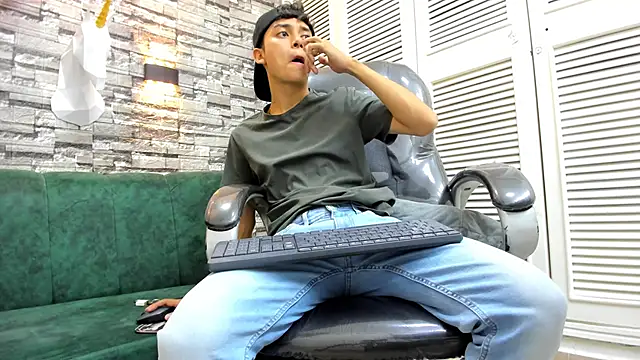 DamiBright online show from 10-07-25, 06:05