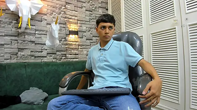 DamiBright online show from 10-18-25, 05:25