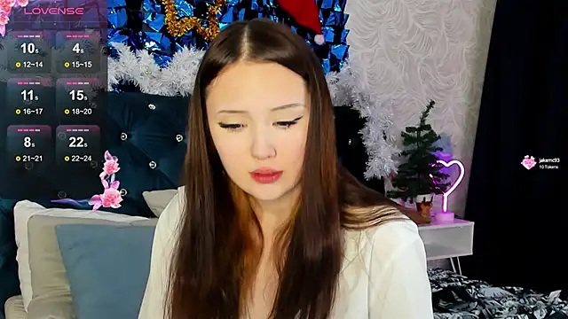 Snapshot of MiriaamWhite chatting on 12-15-24, 04:18 MiriaamWhite online show from 12-15-24, 04:18