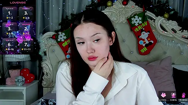 Snapshot of MiriaamWhite chatting on 12-21-24, 04:09 MiriaamWhite online show from 12-21-24, 04:09