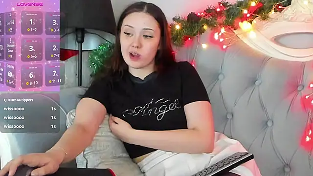 Snapshot of MiriaamWhite chatting on 01-17-25, 05:19 MiriaamWhite online show from 01-17-25, 05:19