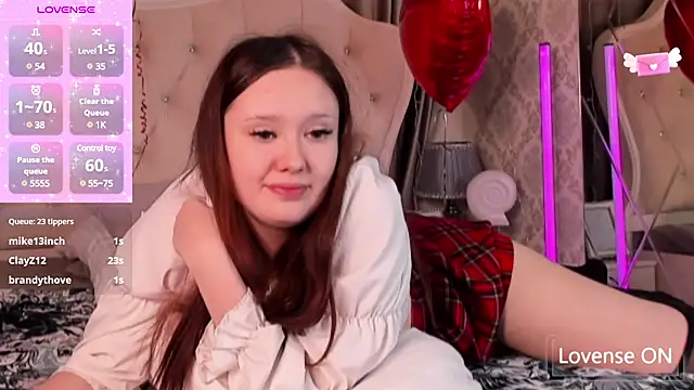 Snapshot of MiriaamWhite chatting on 02-11-25, 12:05 MiriaamWhite online show from 02-11-25, 12:05