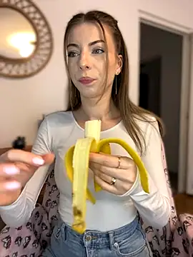 Mia Ethan online show from 10-09-25, 07:17