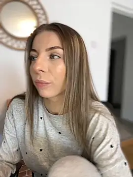 Mia Ethan online show from 10-21-25, 08:37