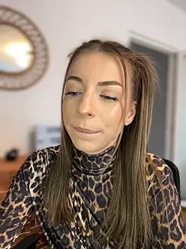 Mia Ethan online show from 10-22-25, 08:03