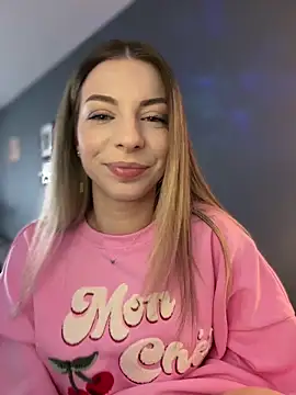 Mia Ethan online show from 04-21-26, 10:54