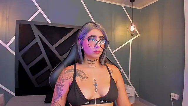 Snapshot of Alahia_Dangelo chatting on 09-22-25, 11:34 Alahia Dangelo online show from 09-22-25, 11:34