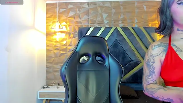 Snapshot of Alahia_Dangelo chatting on 10-04-25, 11:30 Alahia Dangelo online show from 10-04-25, 11:30