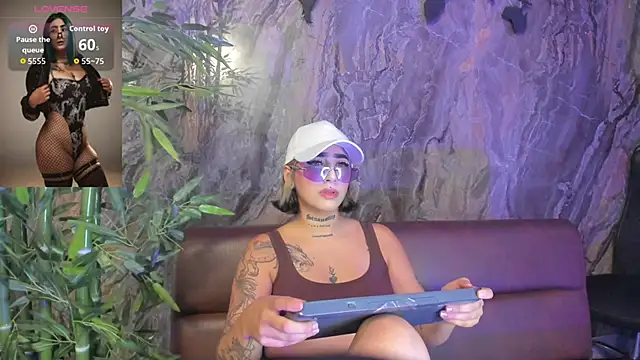 Alahia Dangelo online show from 11-08-25, 05:23