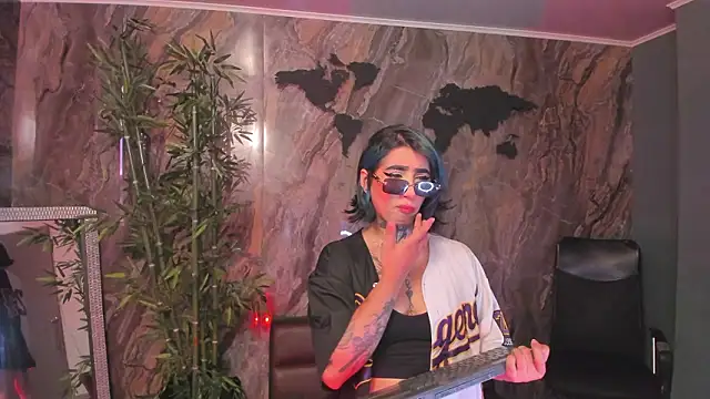 Snapshot of Alahia_Dangelo chatting on 03-25-26, 05:52 Alahia Dangelo online show from 03-25-26, 05:52