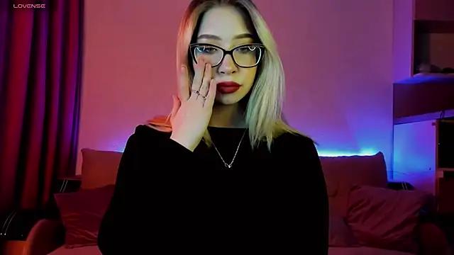 Snapshot of Annabelle_Art chatting on 03-11-25, 05:13 Annabelle Art online show from 03-11-25, 05:13