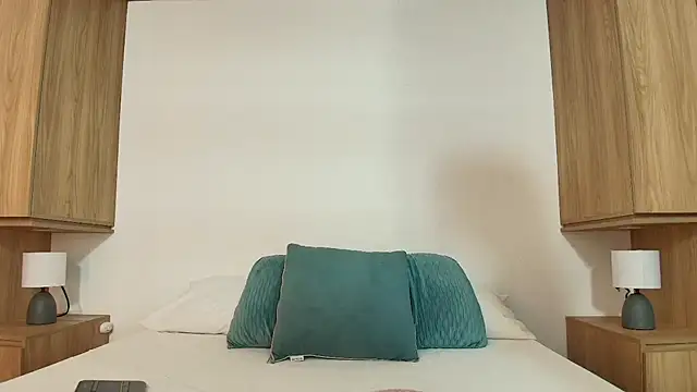 Milkdulce1 online show from 10-06-25, 08:17