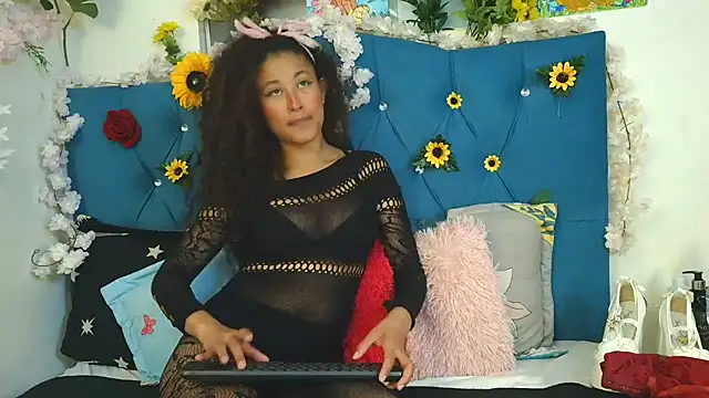 Milkdulce1 online show from 05-12-26, 02:03