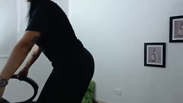 vaiolet triana online show from 12-04-24, 06:50