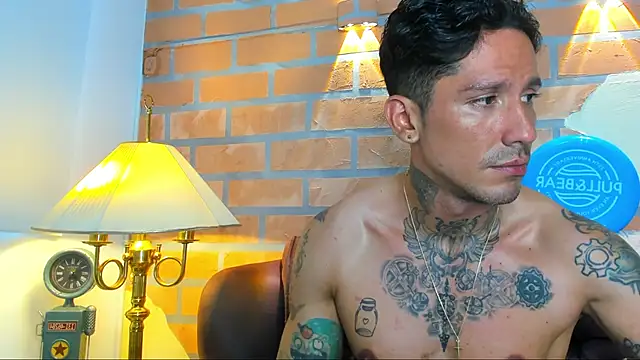 Snapshot of Dylanstonne chatting on 02-26-25, 10:09 Dylanstonne online show from 02-26-25, 10:09