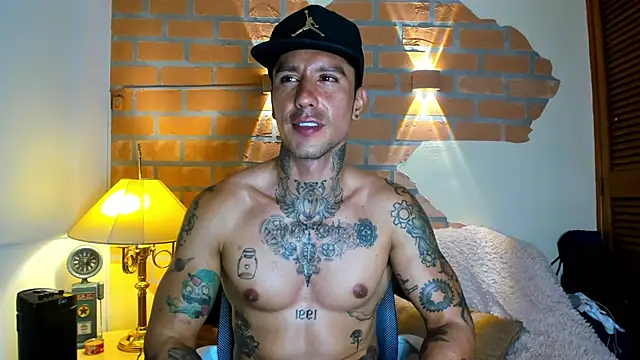 Snapshot of Dylanstonne chatting on 03-08-25, 04:12 Dylanstonne online show from 03-08-25, 04:12