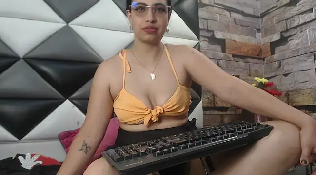 Snapshot of Tammy_Blackk chatting on 12-17-24, 03:49 Tammy Blackk online show from 12-17-24, 03:49