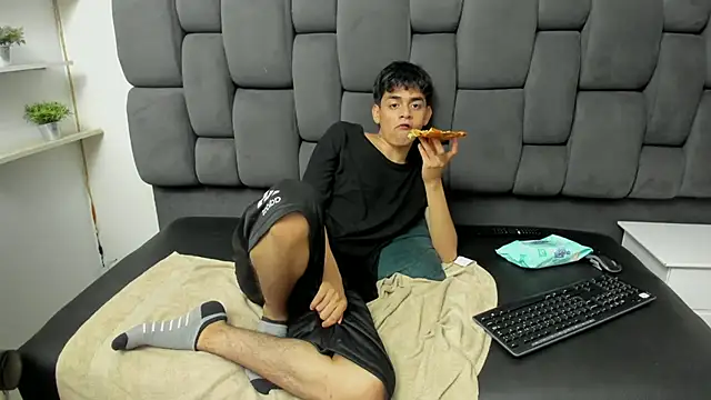 Yef Thin online show from 02-22-25, 09:56