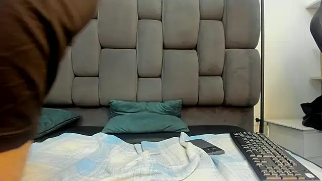 Yef Thin online show from 03-21-25, 06:40