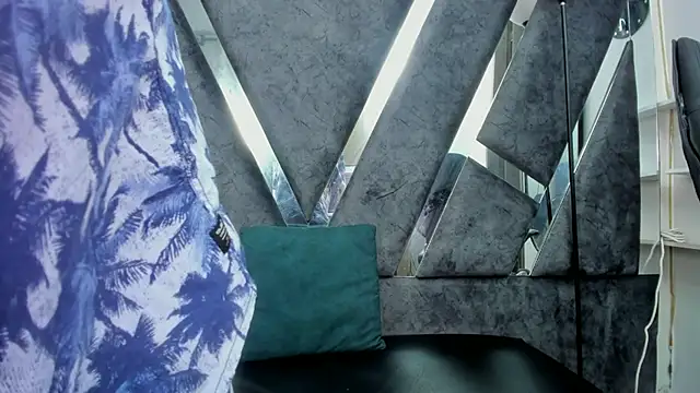 Yef Thin online show from 09-17-25, 04:47