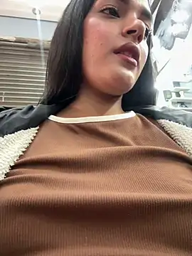 Snapshot of Naughty_Friends_ chatting on 03-11-25, 02:40 Naughty Friends online show from 03-11-25, 02:40