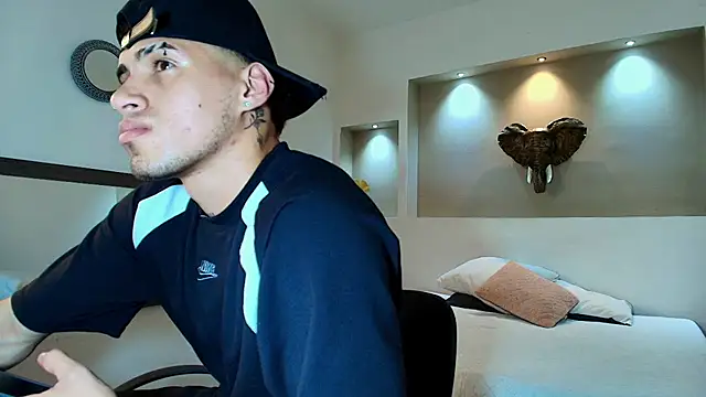 austin collinss online show from 02-04-25, 08:24