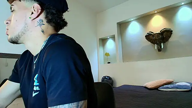 austin collinss online show from 02-12-25, 01:19