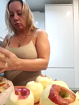 Snapshot of Sparkle2206 chatting on 11-07-25, 10:32 Sparkle2206 online show from 11-07-25, 10:32