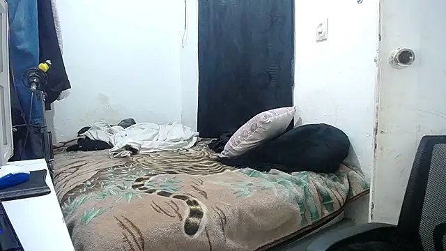 esjrobles online show from 10-16-25, 05:19