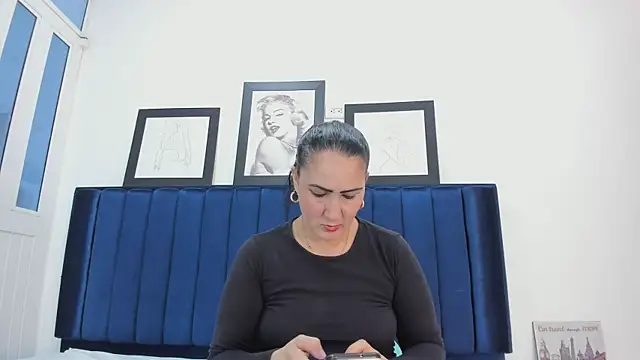 Snapshot of KyleDoom chatting on 02-11-26, 12:43 KyleDoom online show from 02-11-26, 12:43