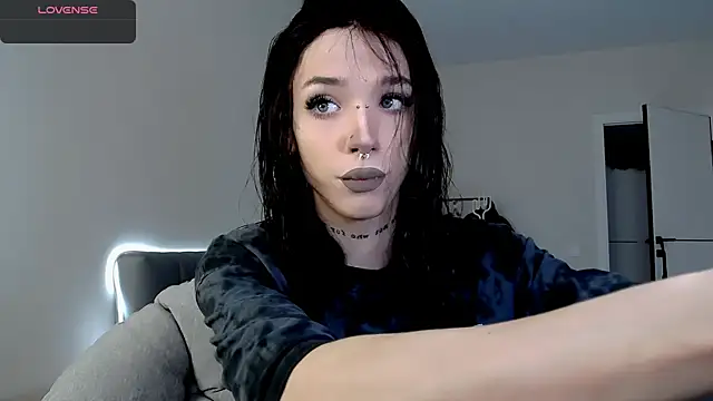 Snapshot of Dasha_M chatting on 10-18-25, 09:32 Dasha M online show from 10-18-25, 09:32