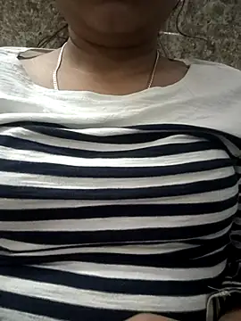 Snapshot of NishaSharma00 chatting on 11-16-25, 03:28 NishaSharma00 online show from 11-16-25, 03:28