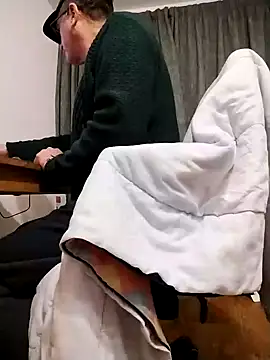 25mitch online show from 11-23-25, 08:08