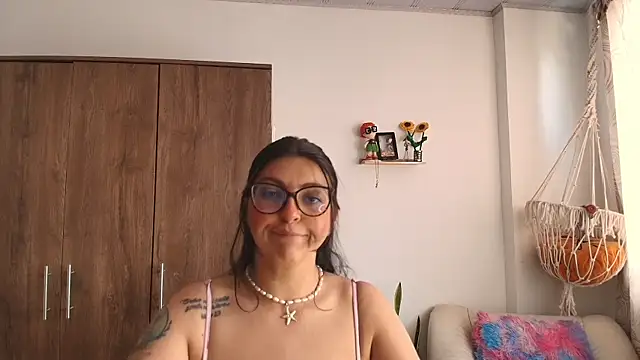 Snapshot of Vioolletta chatting on 07-24-26, 03:54 Vioolletta online show from 07-24-26, 03:54