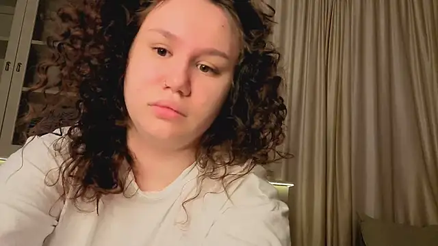 Snapshot of Alisia_Mars chatting on 02-24-26, 05:16 Alisia Mars online show from 02-24-26, 05:16