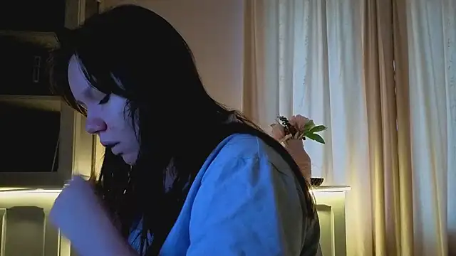 Snapshot of Alisia_Mars chatting on 03-21-26, 04:17 Alisia Mars online show from 03-21-26, 04:17