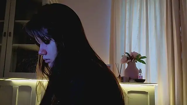 Snapshot of Alisia_Mars chatting on 03-22-26, 04:49 Alisia Mars online show from 03-22-26, 04:49