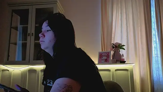 Snapshot of Alisia_Mars chatting on 03-26-26, 04:18 Alisia Mars online show from 03-26-26, 04:18