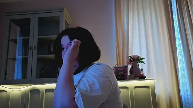 Snapshot of Alisia_Mars chatting on 03-27-26, 05:13 Alisia Mars online show from 03-27-26, 05:13