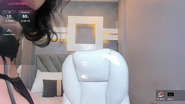 Snapshot of JessicaMilan chatting on 03-15-25, 04:13 JessicaMilan online show from 03-15-25, 04:13