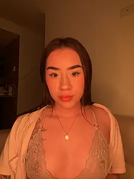 Snapshot of Im_Valen_Cute chatting on 09-28-25, 05:57 Im Valen Cute online show from 09-28-25, 05:57