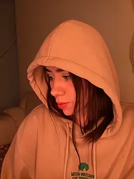 Snapshot of Im_Valen_Cute chatting on 10-01-25, 12:49 Im Valen Cute online show from 10-01-25, 12:49