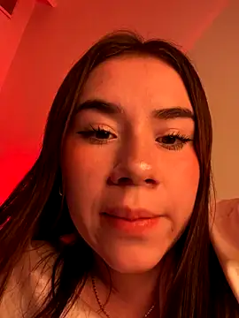 Snapshot of Im_Valen_Cute chatting on 10-29-25, 05:31 Im Valen Cute online show from 10-29-25, 05:31