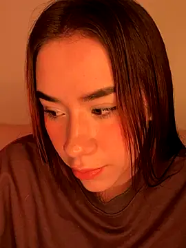 Snapshot of Im_Valen_Cute chatting on 11-05-25, 04:34 Im Valen Cute online show from 11-05-25, 04:34