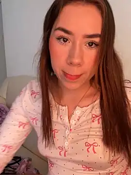 Snapshot of Im_Valen_Cute chatting on 02-08-26, 09:40 Im Valen Cute online show from 02-08-26, 09:40