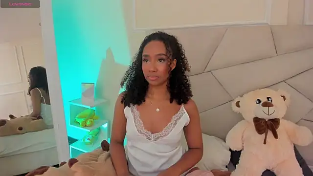 Snapshot of Amber__Sanchez chatting on 03-17-25, 04:40 Amber Sanchez online show from 03-17-25, 04:40
