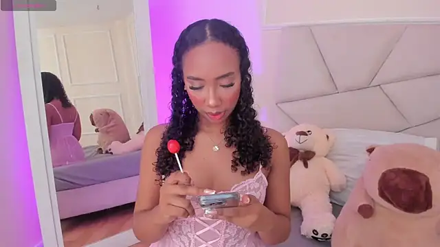 Snapshot of Amber__Sanchez chatting on 03-18-25, 02:04 Amber Sanchez online show from 03-18-25, 02:04