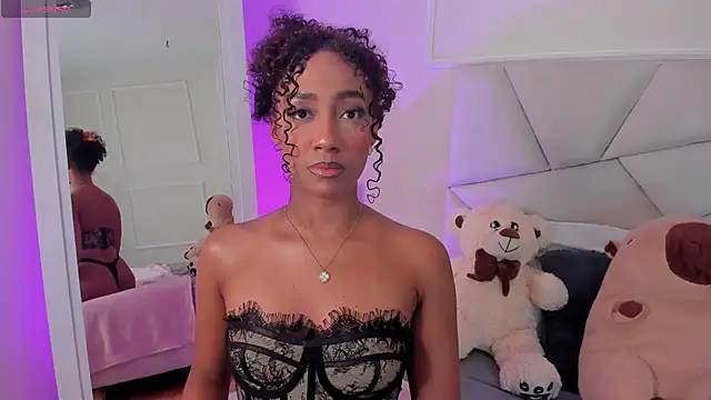 Snapshot of Amber__Sanchez chatting on 03-20-25, 12:19 Amber Sanchez online show from 03-20-25, 12:19