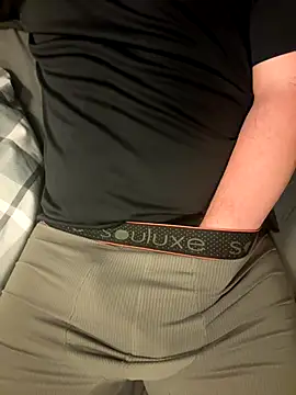 Snapshot of Dan8736 chatting on 10-24-25, 07:32 Dan8736 online show from 10-24-25, 07:32