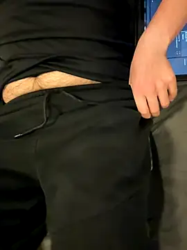 Snapshot of Dan8736 chatting on 11-06-25, 09:37 Dan8736 online show from 11-06-25, 09:37